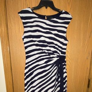 Super cute wrap dress!